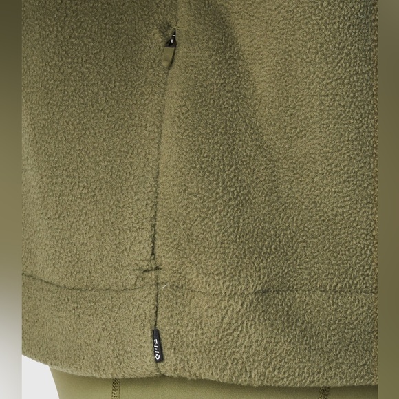 BNWT size L by FWD Shepra mock neck pullover. - Picture 5 of 13